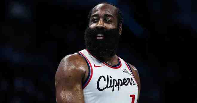 保羅宣布即將退役，哈登爆發(fā)追平科比，快船戰(zhàn)勝弱旅，止住連敗