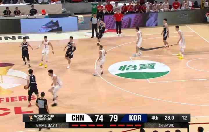 連續(xù)浪費機會！中國男籃關鍵時刻被韓國連搶三個前場板！