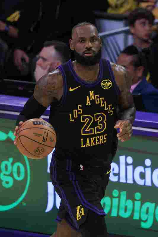 拉拉維亞：我知道只要詹姆斯拿球 我去空切他都能傳到我